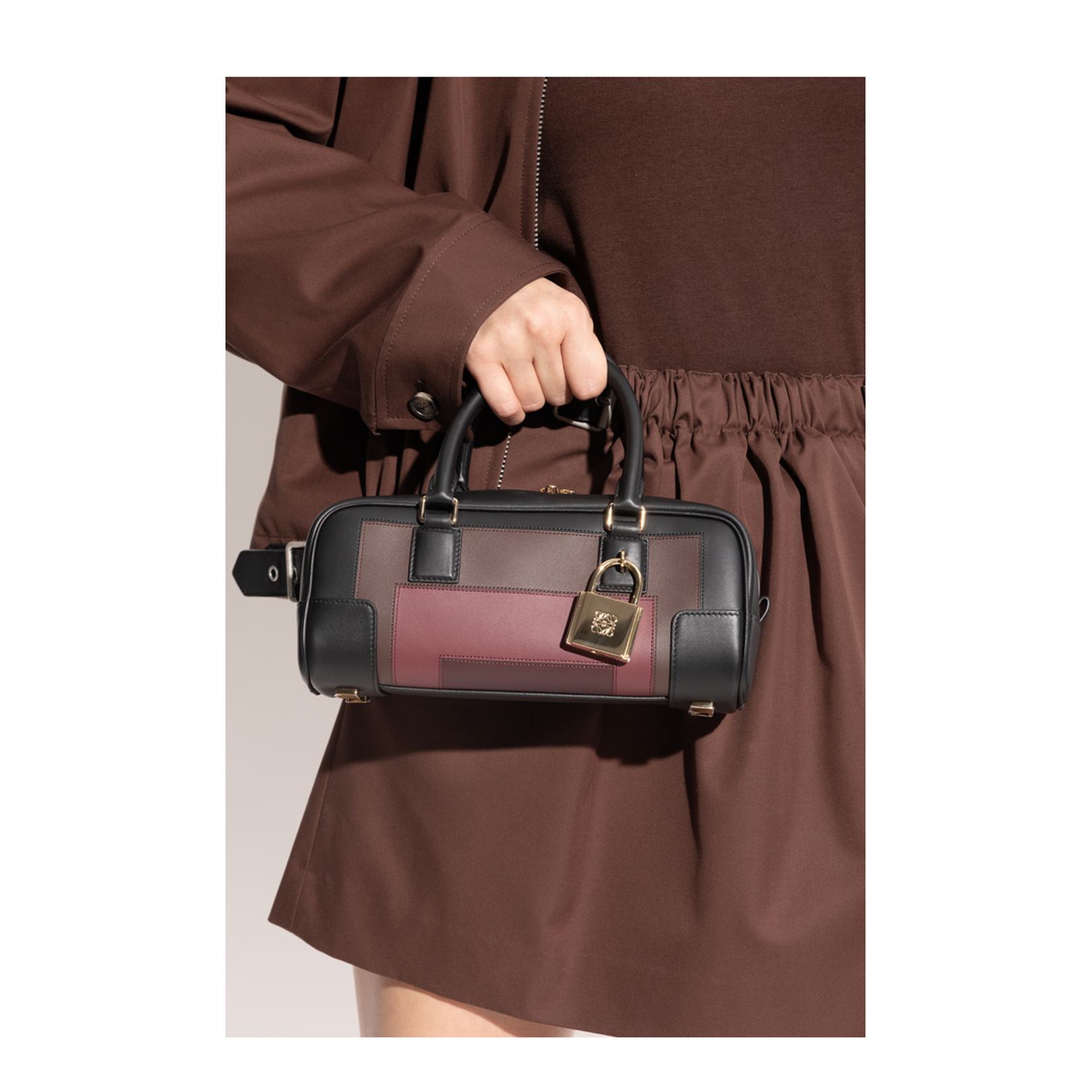 Amazona 23 Cropped Leather Shoulder Bag - Black/Burgundy - Image 2