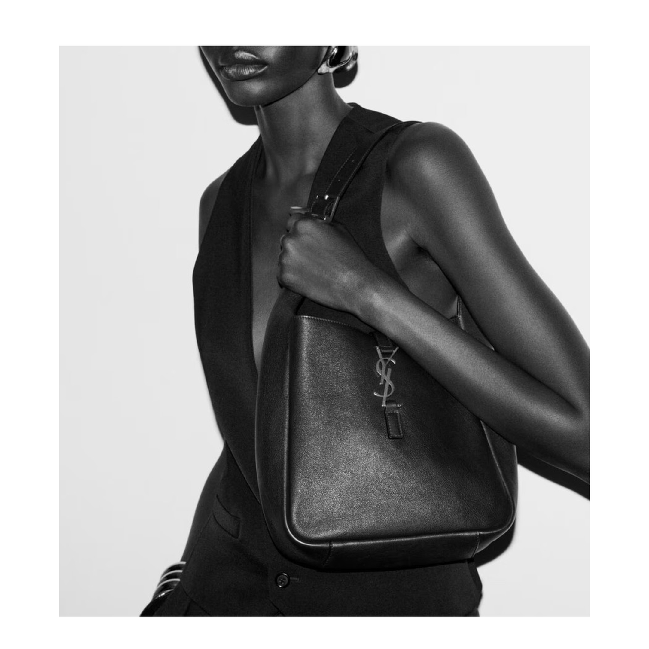 Supple Small Bag in Grained Leather in Yellow - Image 2
