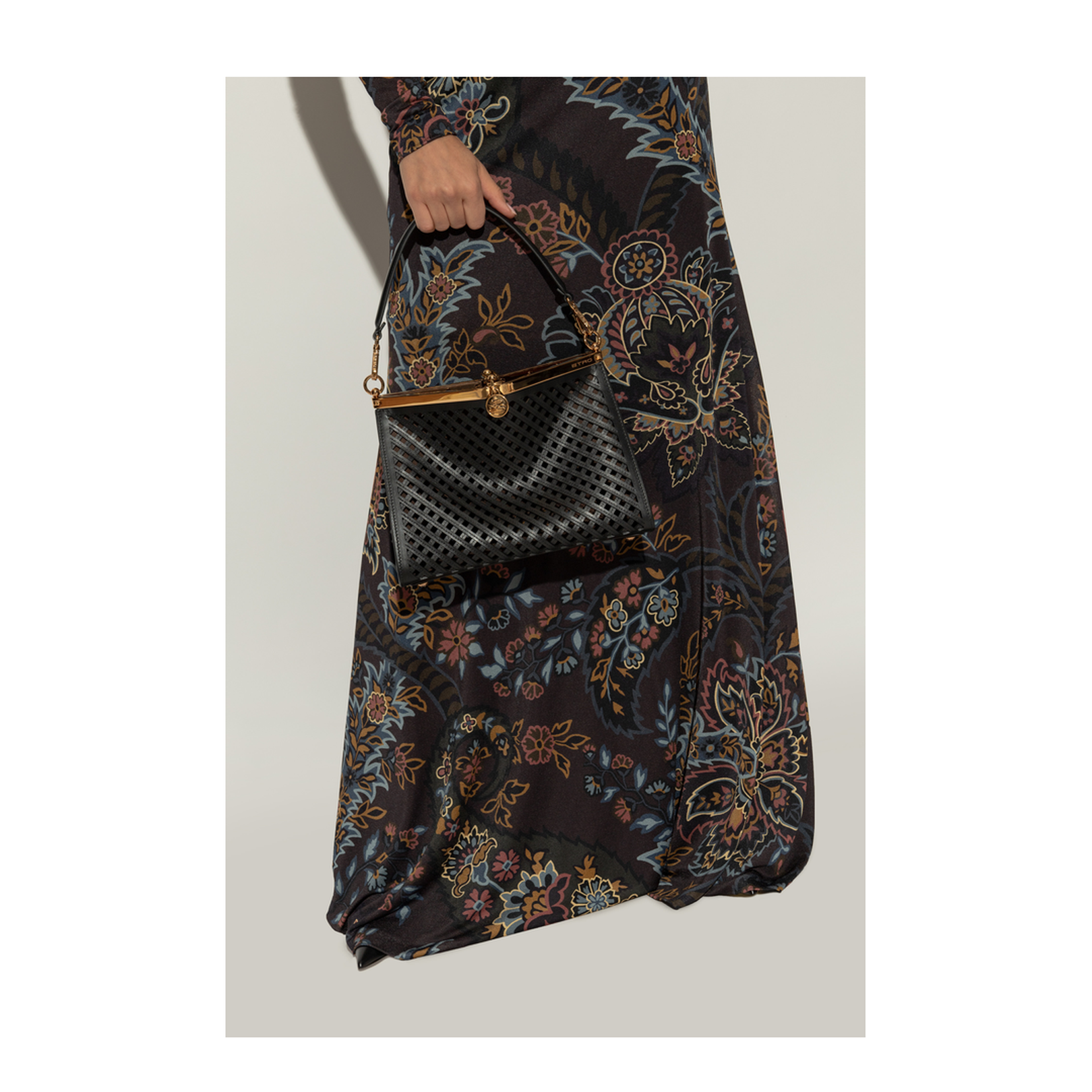 Vela Medium Leather Shoulder Bag - Black - Image 2