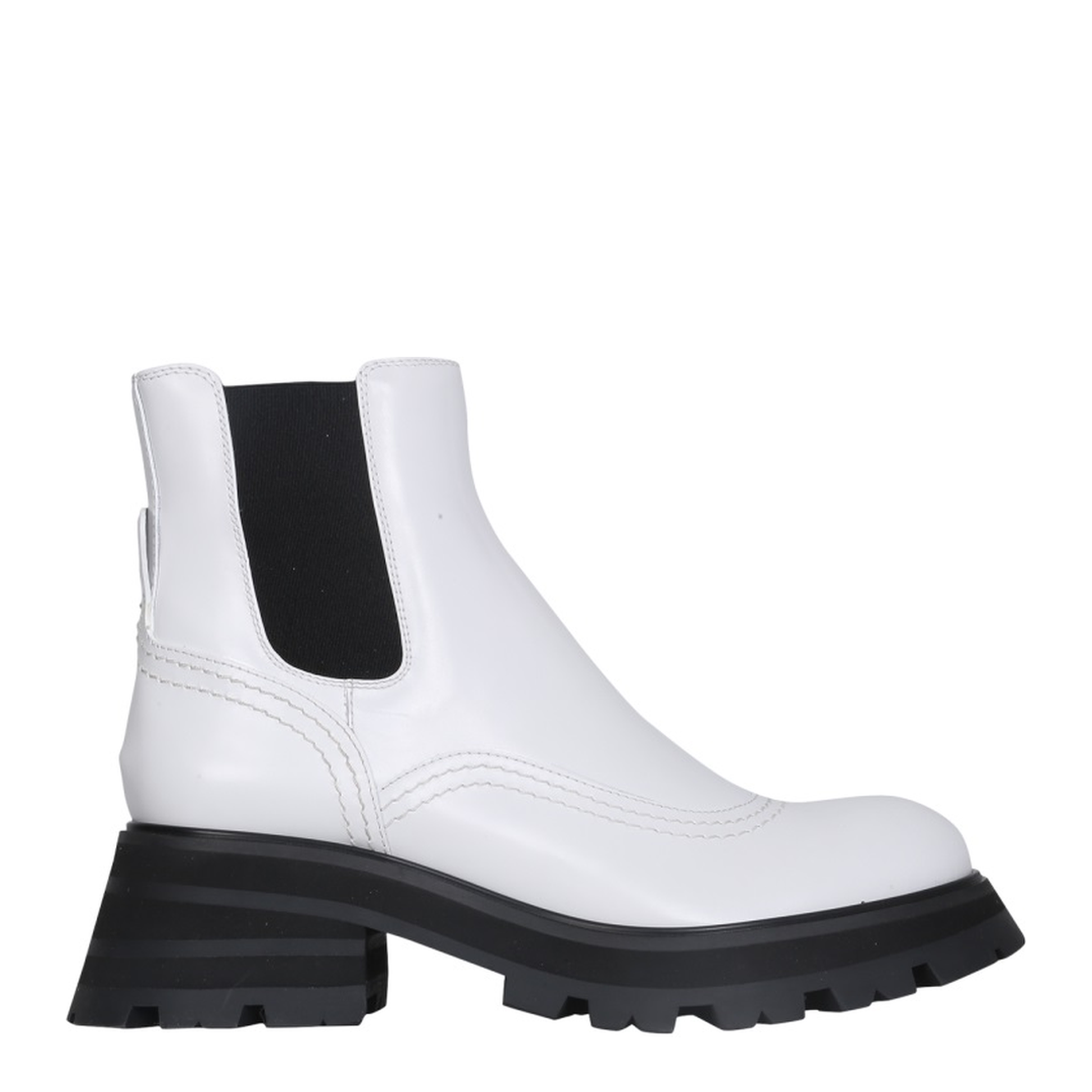 Wander Chelsea Boots - Image 1