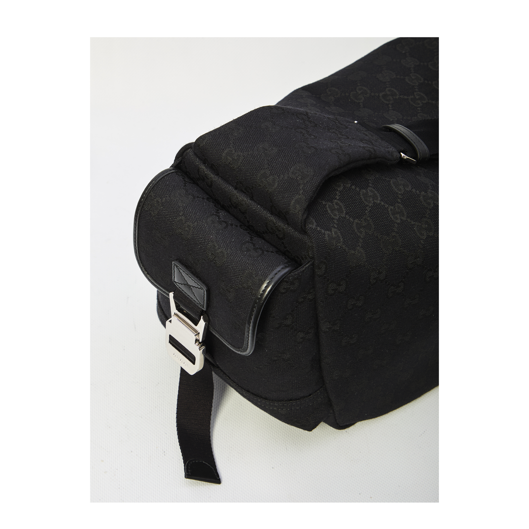 GG Canvas Large Crossbody Bag - Black - Image 4
