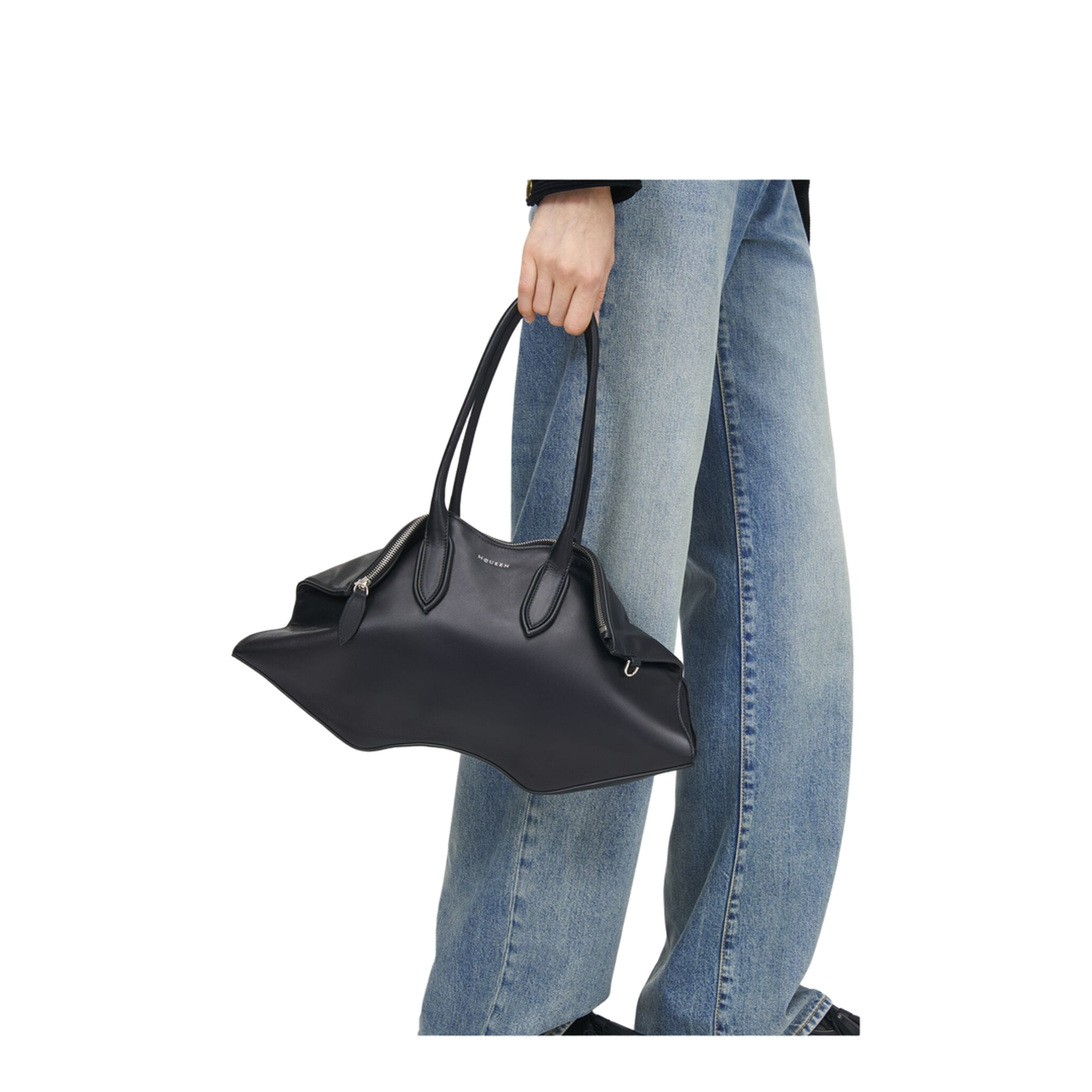 Manta Bag in Black - Image 4