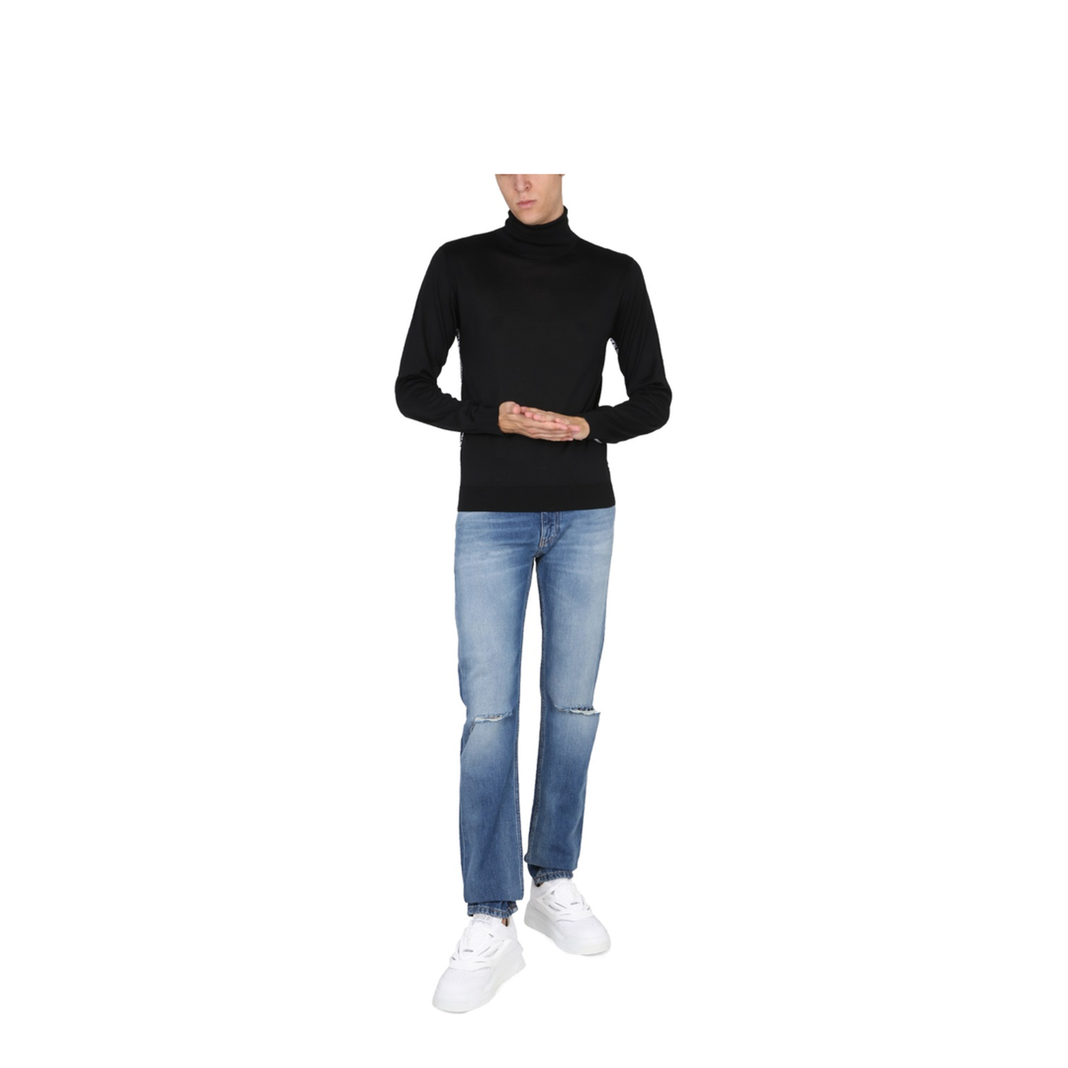 JEANS CON PATCH LOGO - Image 2