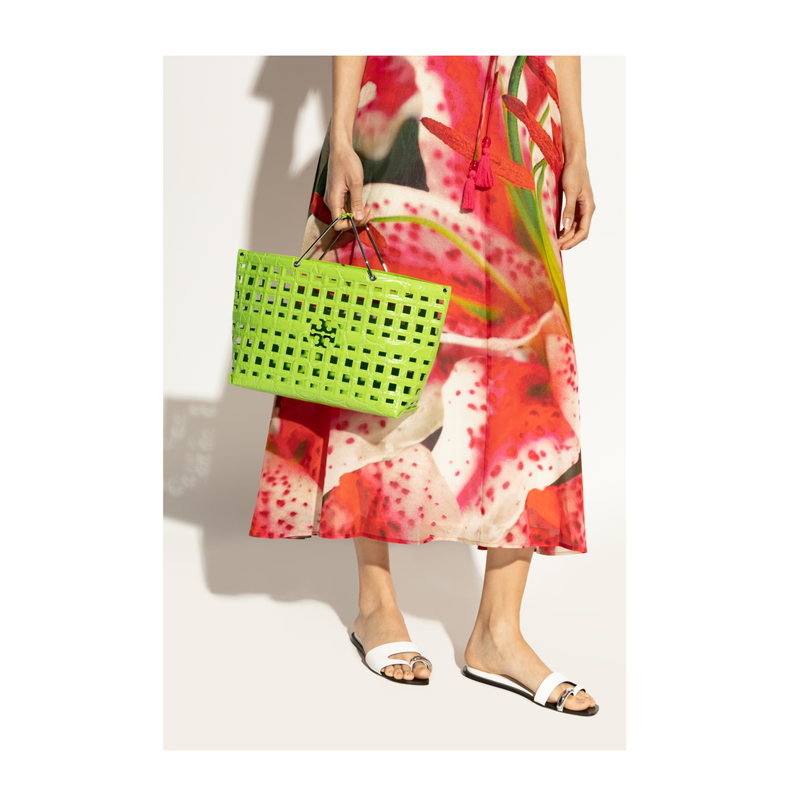 Le City Medium Raffia Basket - Natural/Camel - Image 2