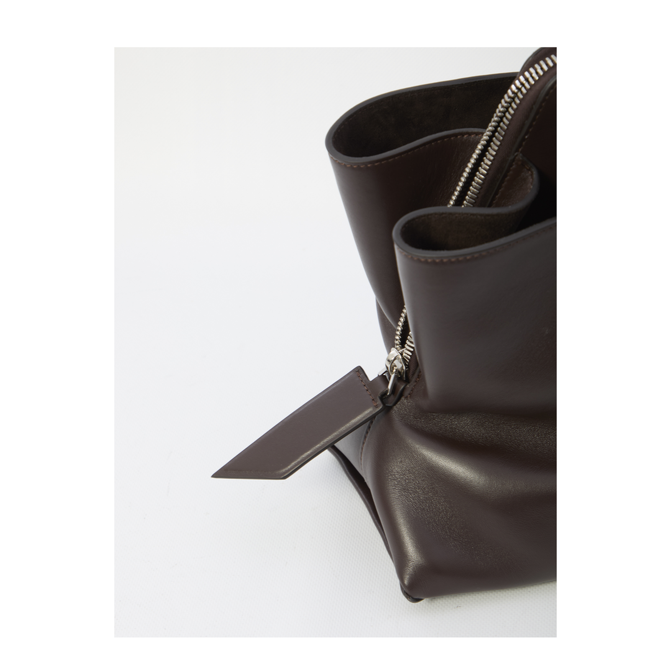 La Passeggiata Medium Calfskin Handbag - Dark Brown - Image 4