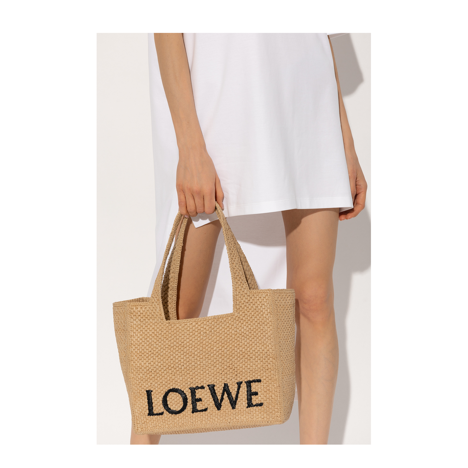 Medium Font Tote Bag Raffia Beige - Image 2