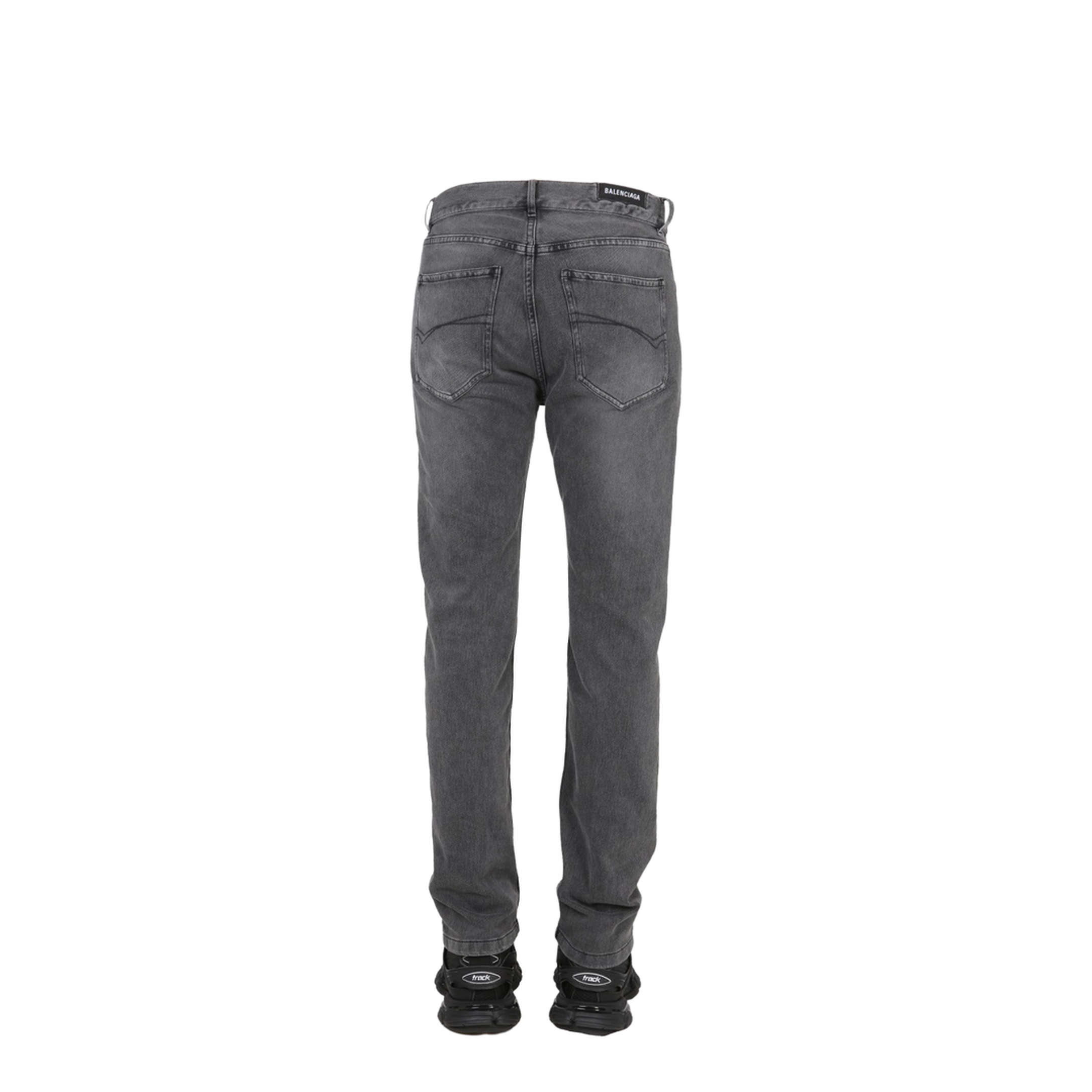 Jeans Con Patch Logo - Image 4