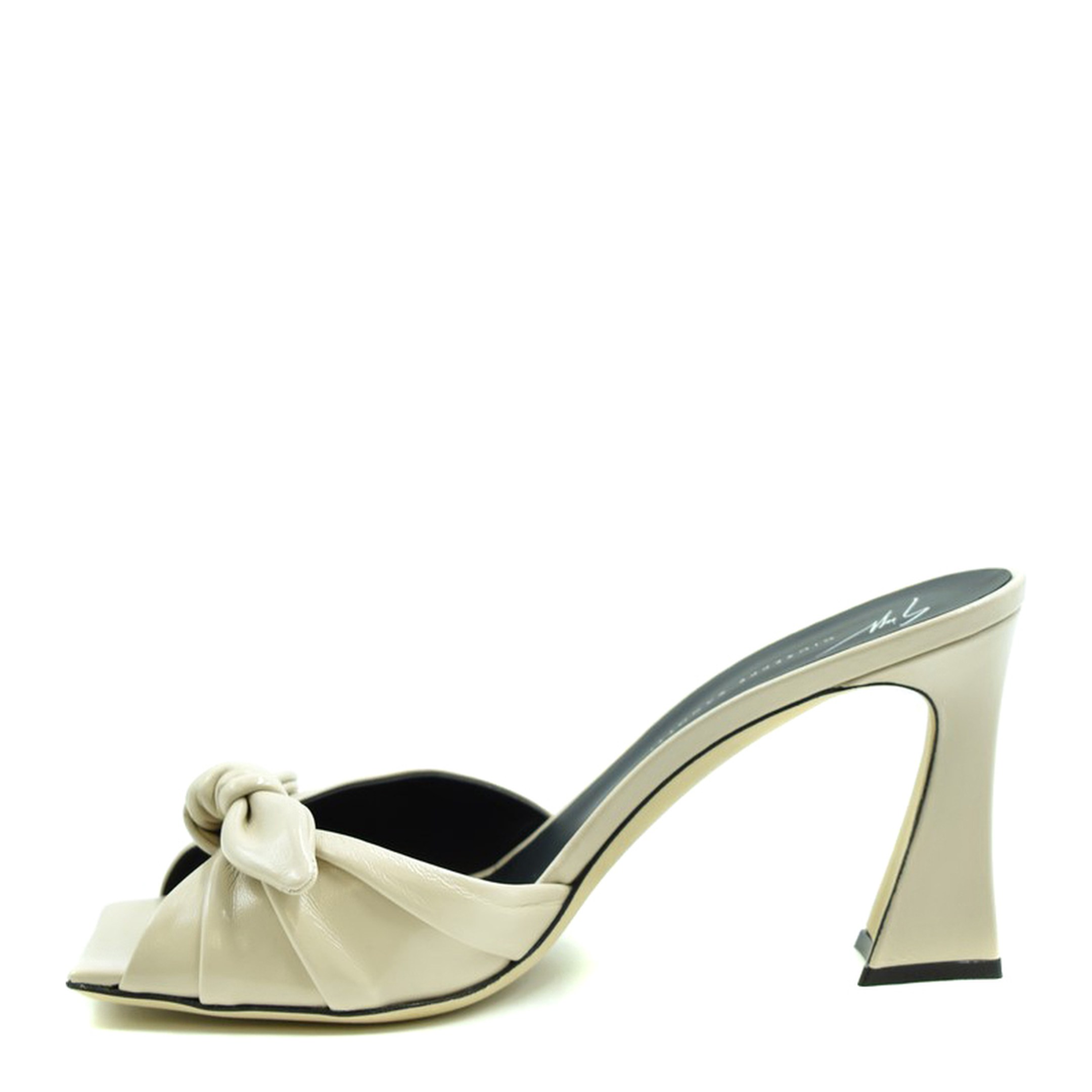 High Heels - Image 3