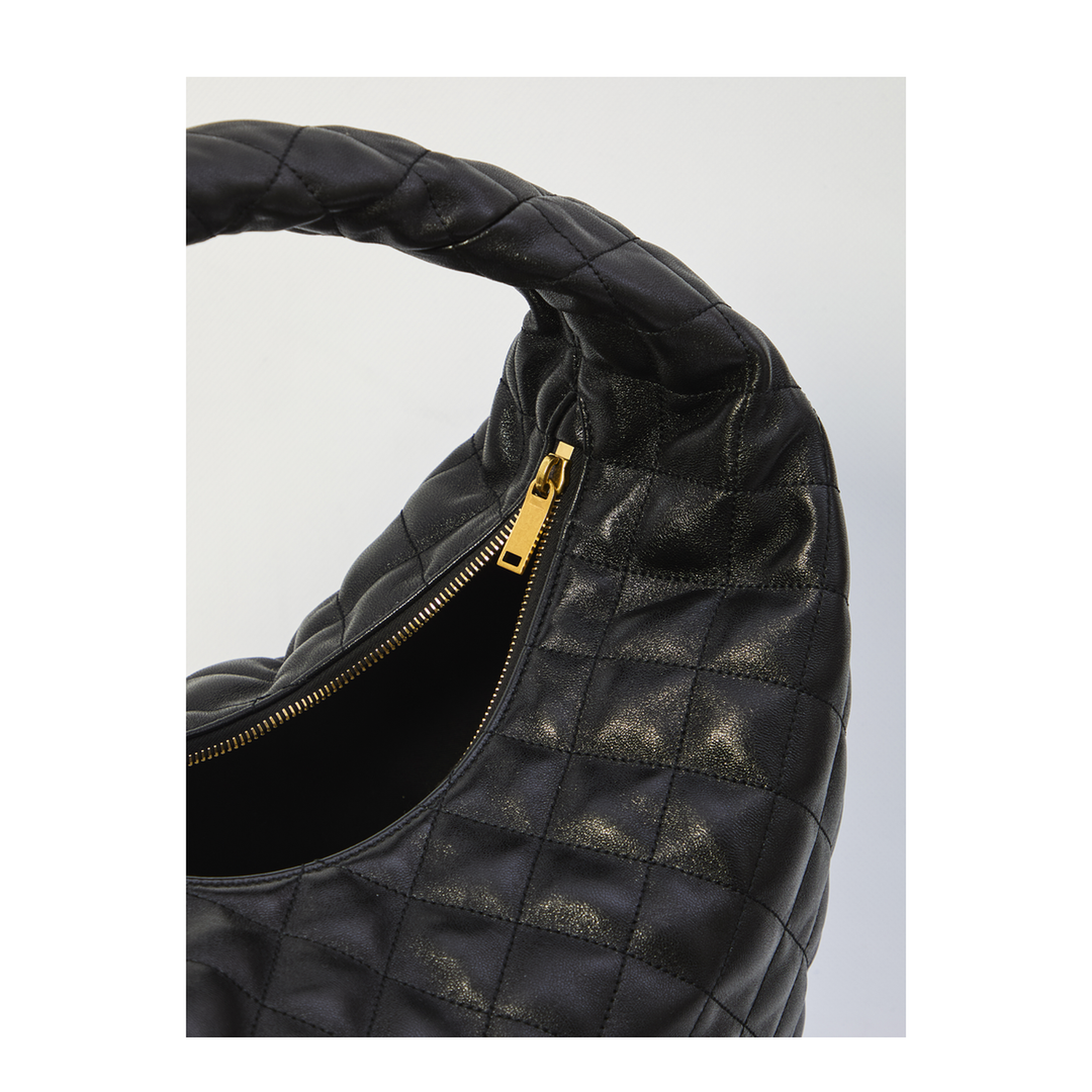 ICARE Hobo in Quilted Nappa in Black - Image 4