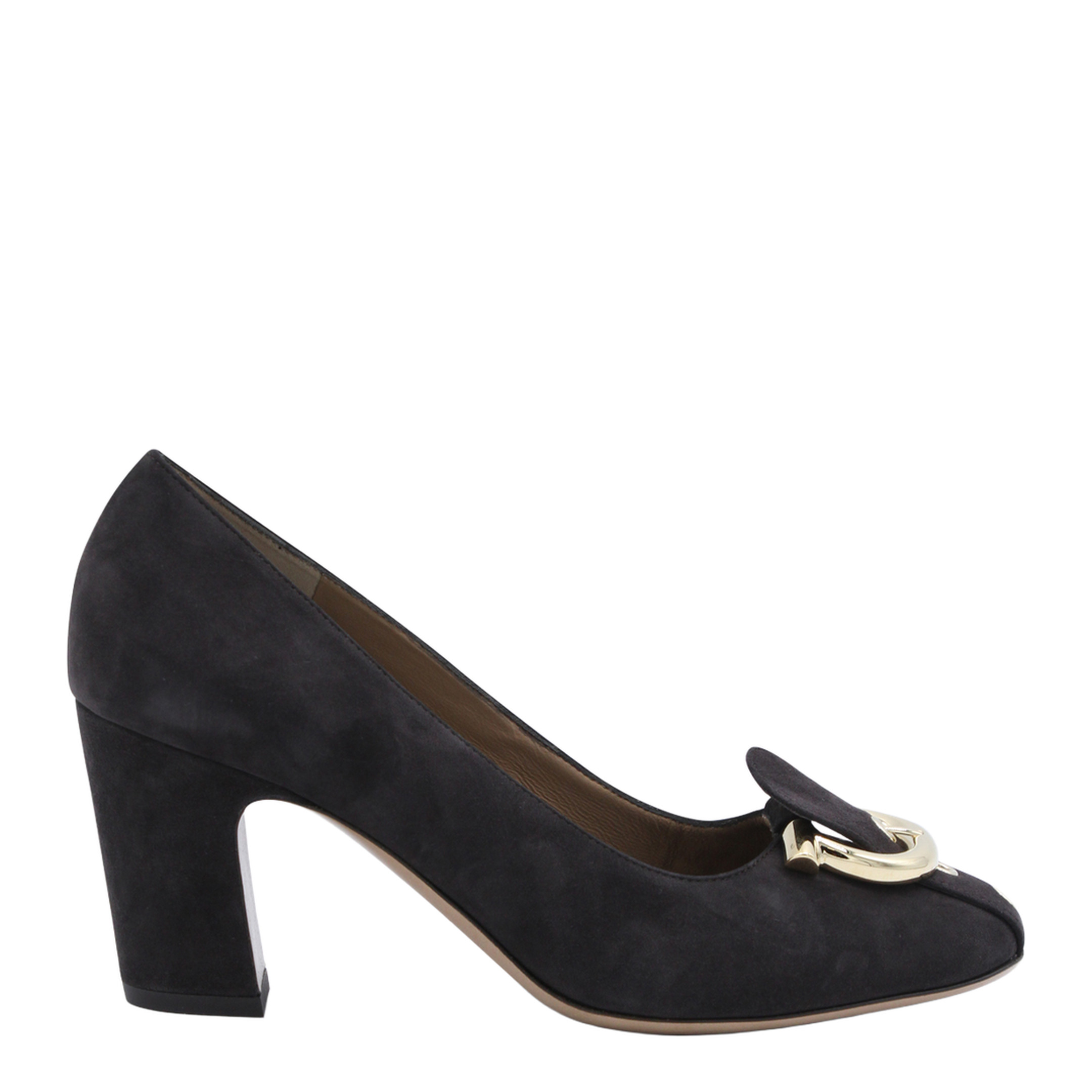 With Heel - Image 2