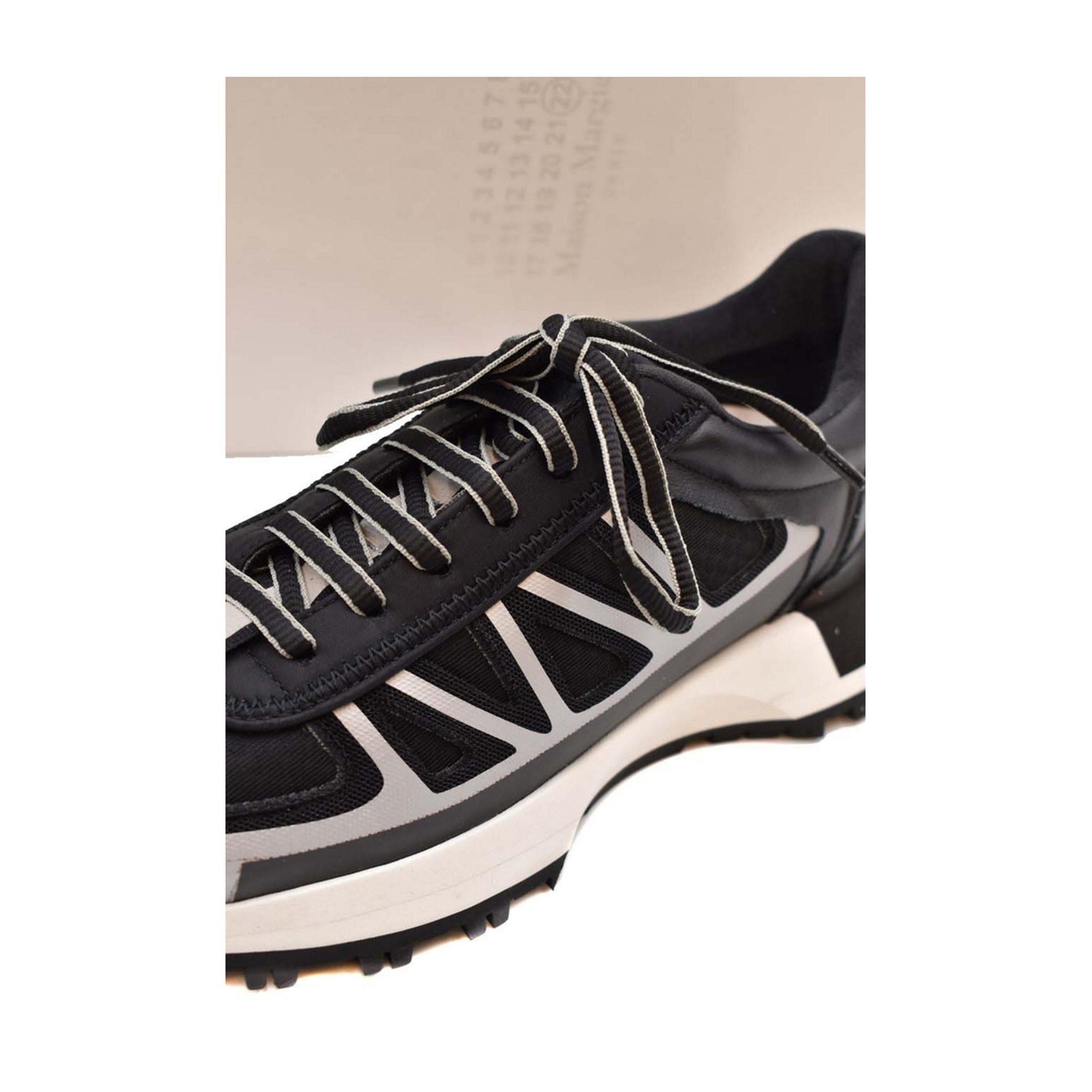 Sneakers - Image 4