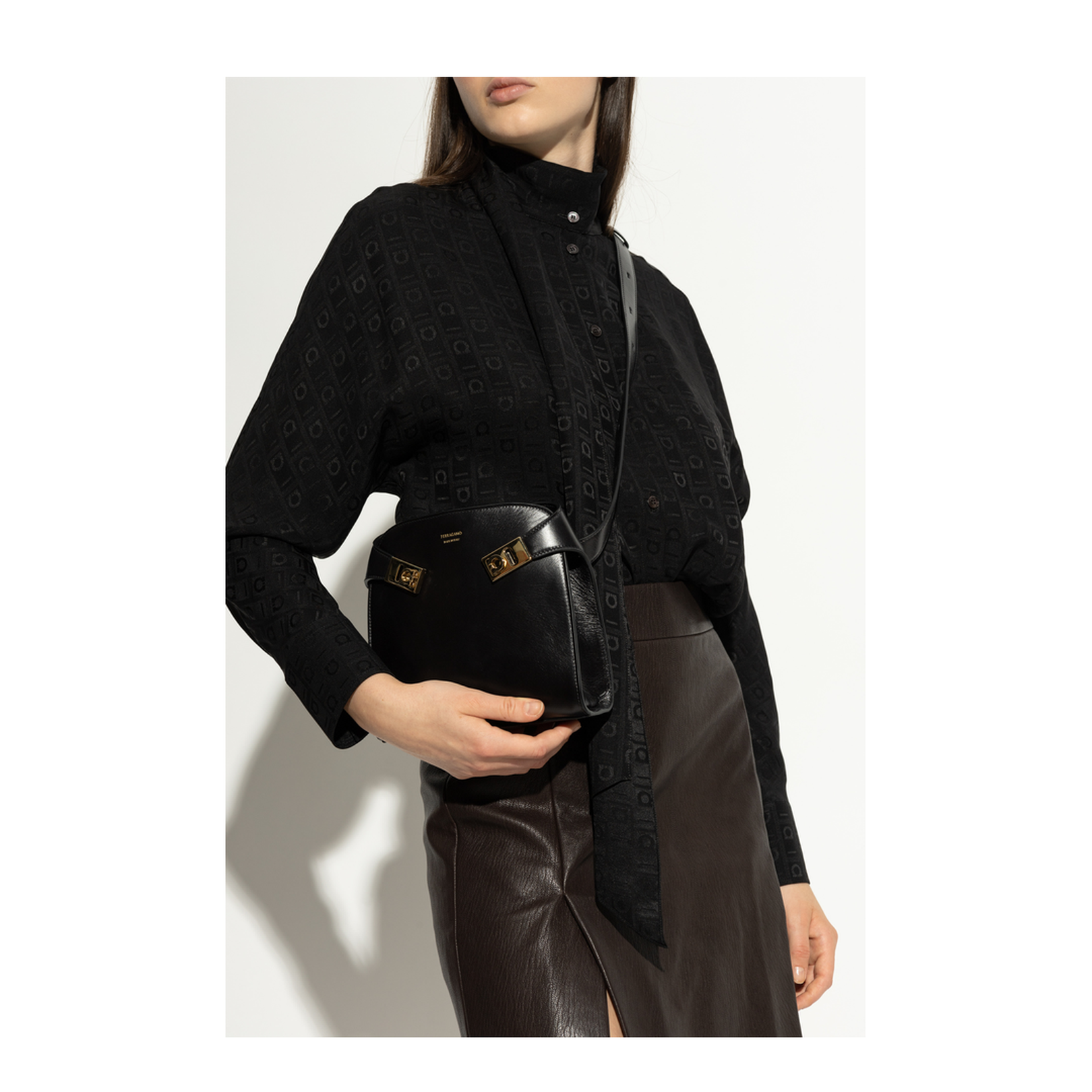 Hug Mini Calfskin Shoulder Bag - Nero - Image 2