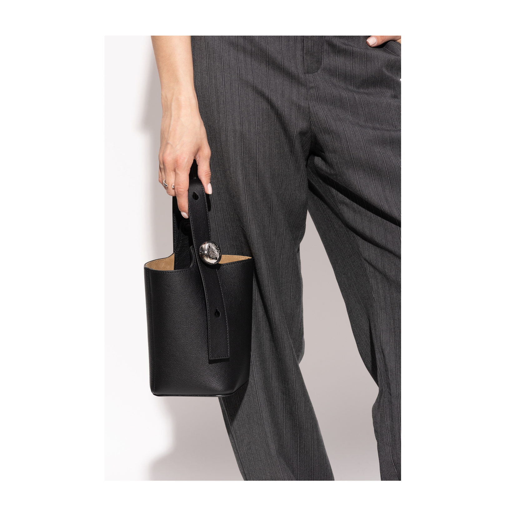 Small Pebble Soft Bucket Bag Black - Image 2