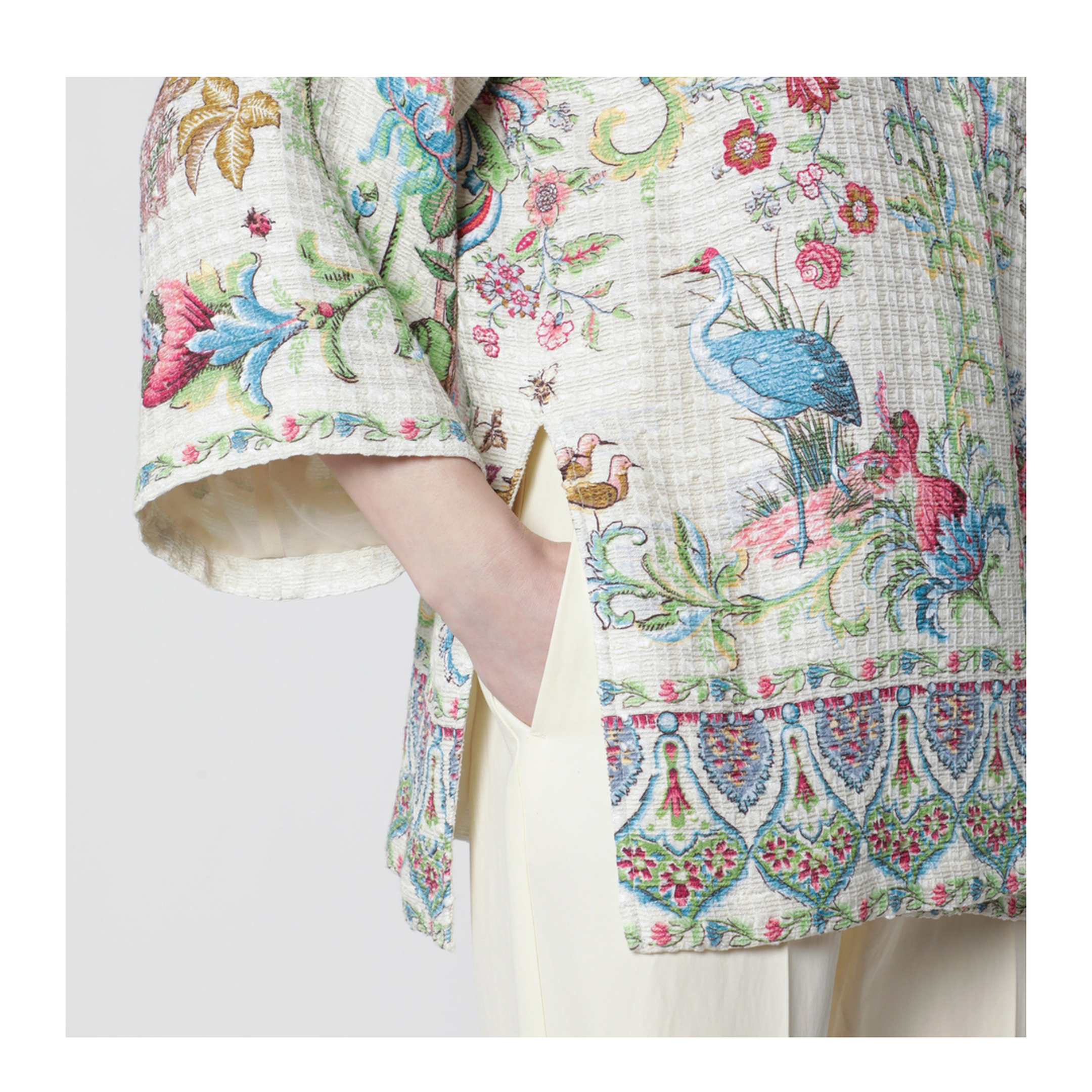 Cotton-Blend Basketweave Kesa with Flora and Fauna Motif - Image 2