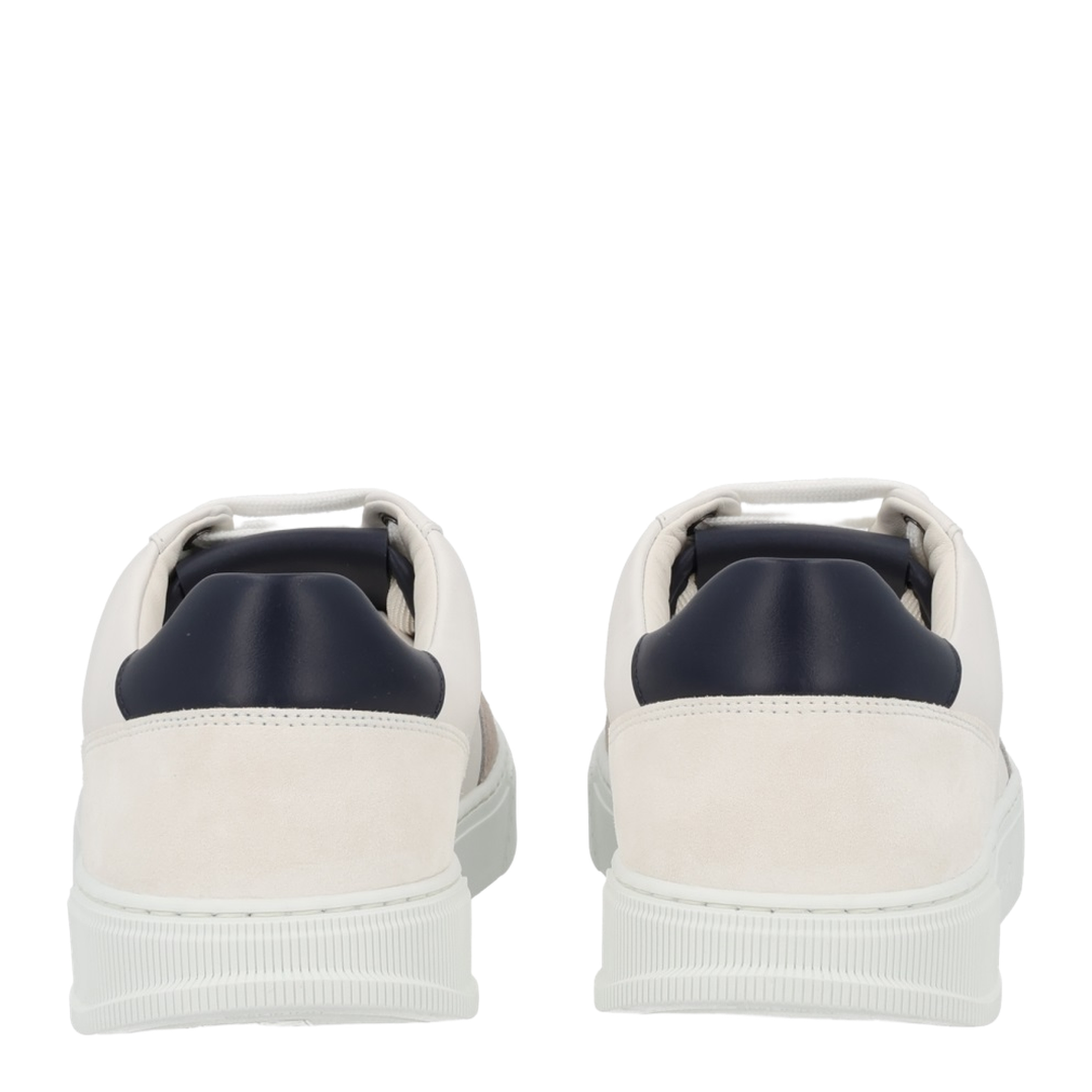 Bos Taurus Sneaker in White - Image 4