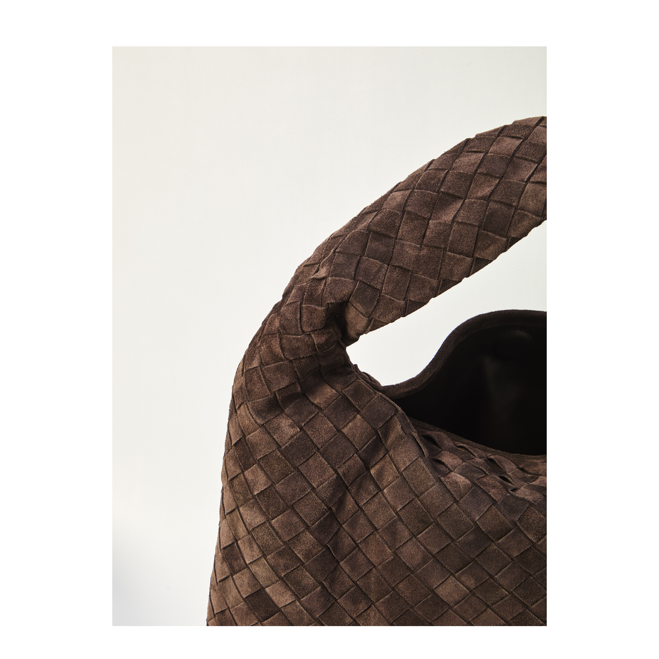 Hop Medium Suede Leather Hobo Bag - Fondant - Image 4