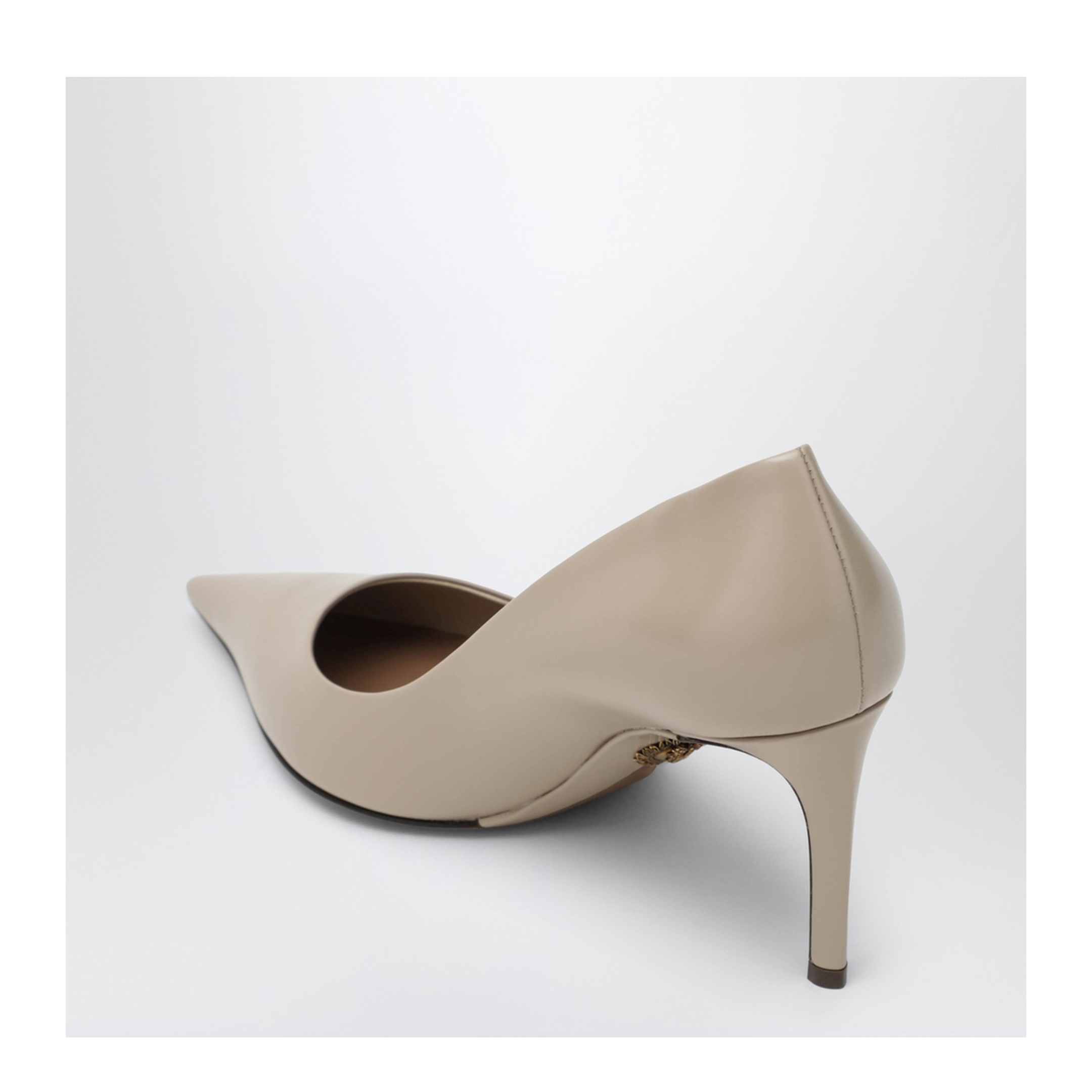 Devotion Pumps Beige - Image 2