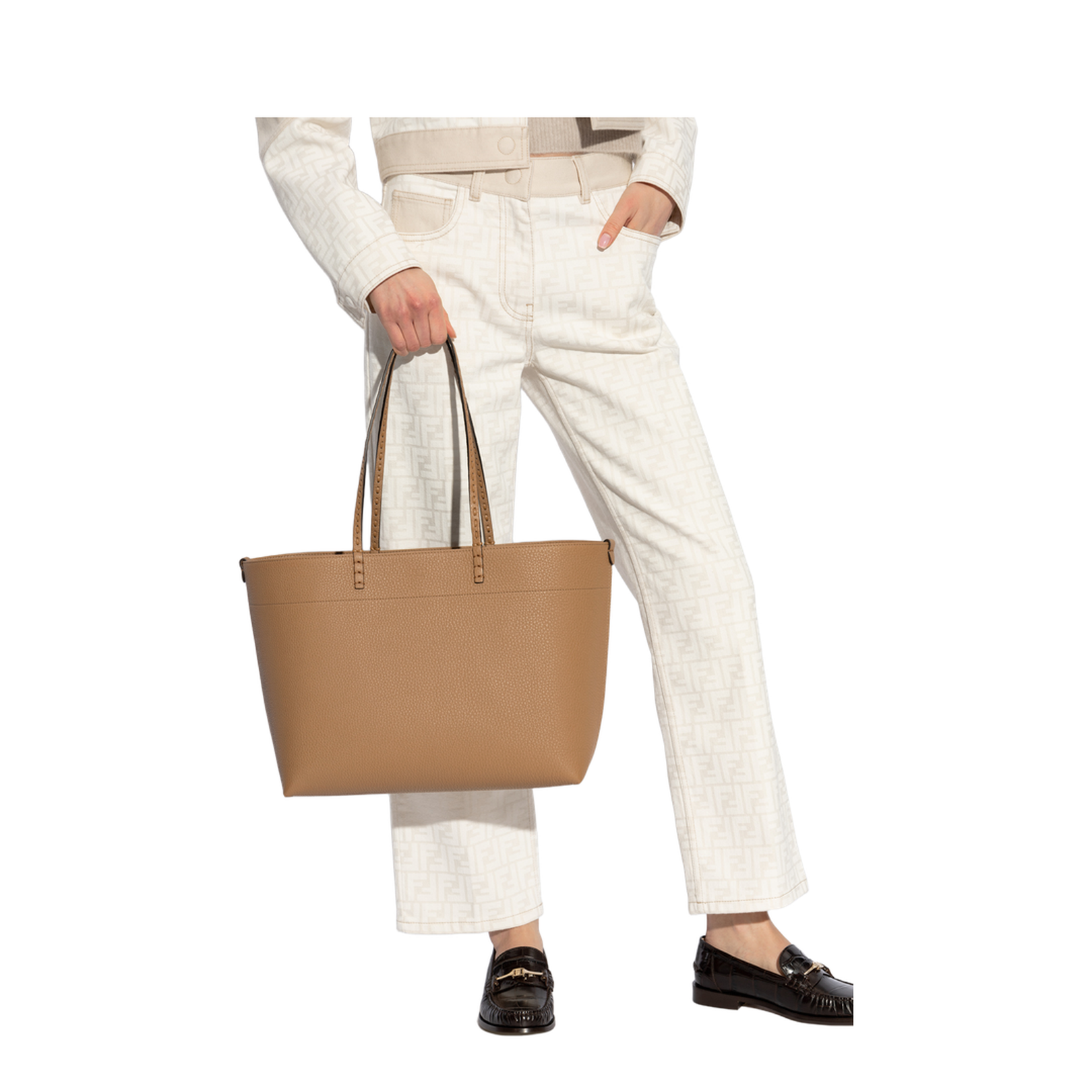 Medium Roll
Beige Leather Bag - Image 1