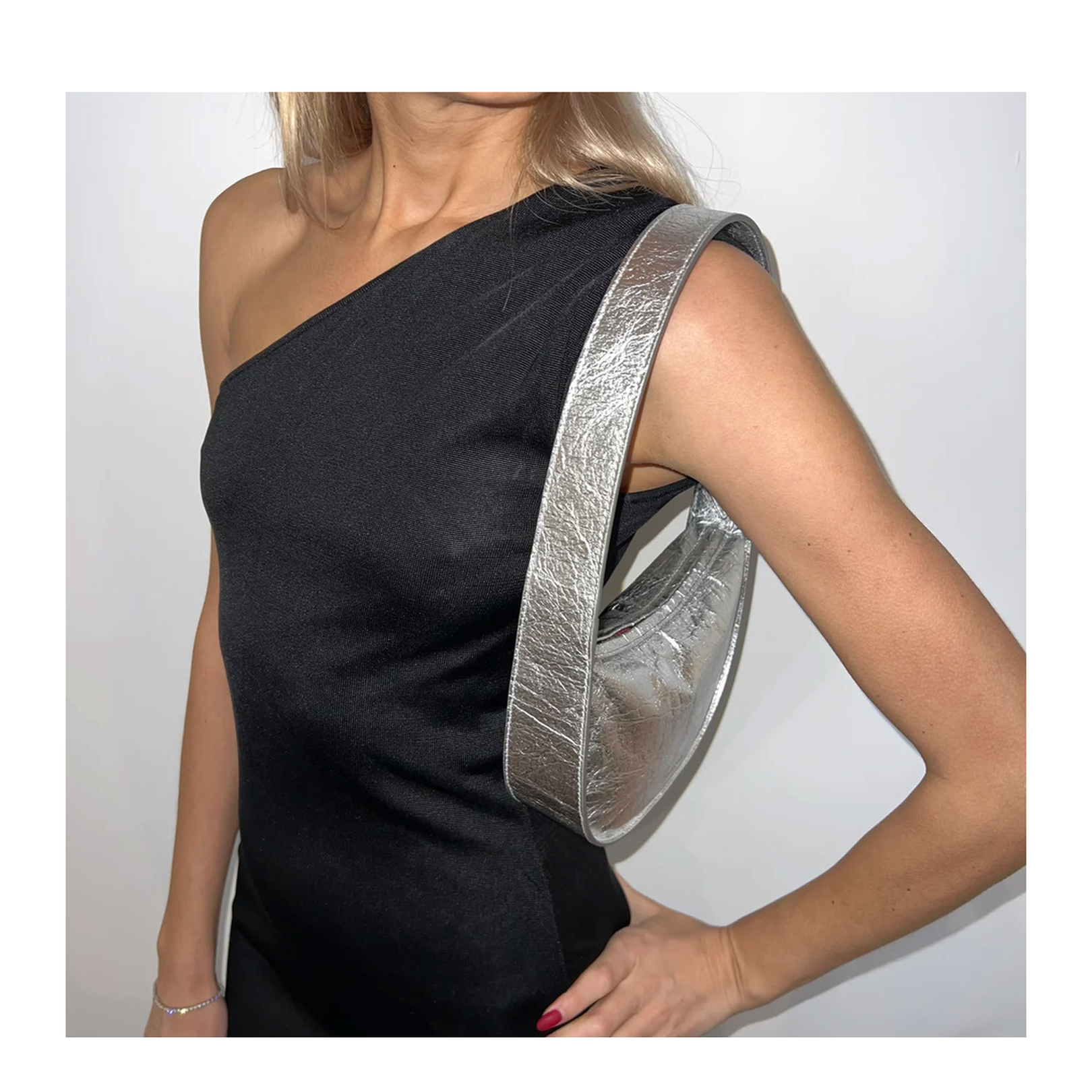 The Chelsea Piñatex Shoulder Bag - Metallic Silver - Image 5