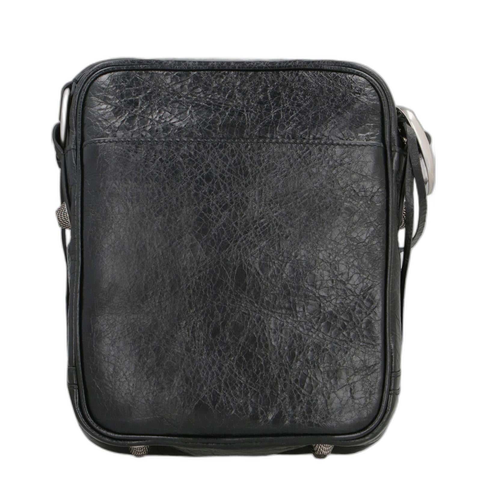 Le Cagole Crossbody Bag in Black - Image 4