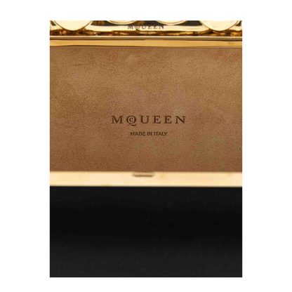 Carnation Knuckle Clutch in Black - Image 4