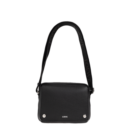 Pebble Medium Crossbody Bag Supple Grained Black - Image 1