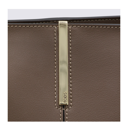 Shopping Bag in Leather Medium-Small - Image 8