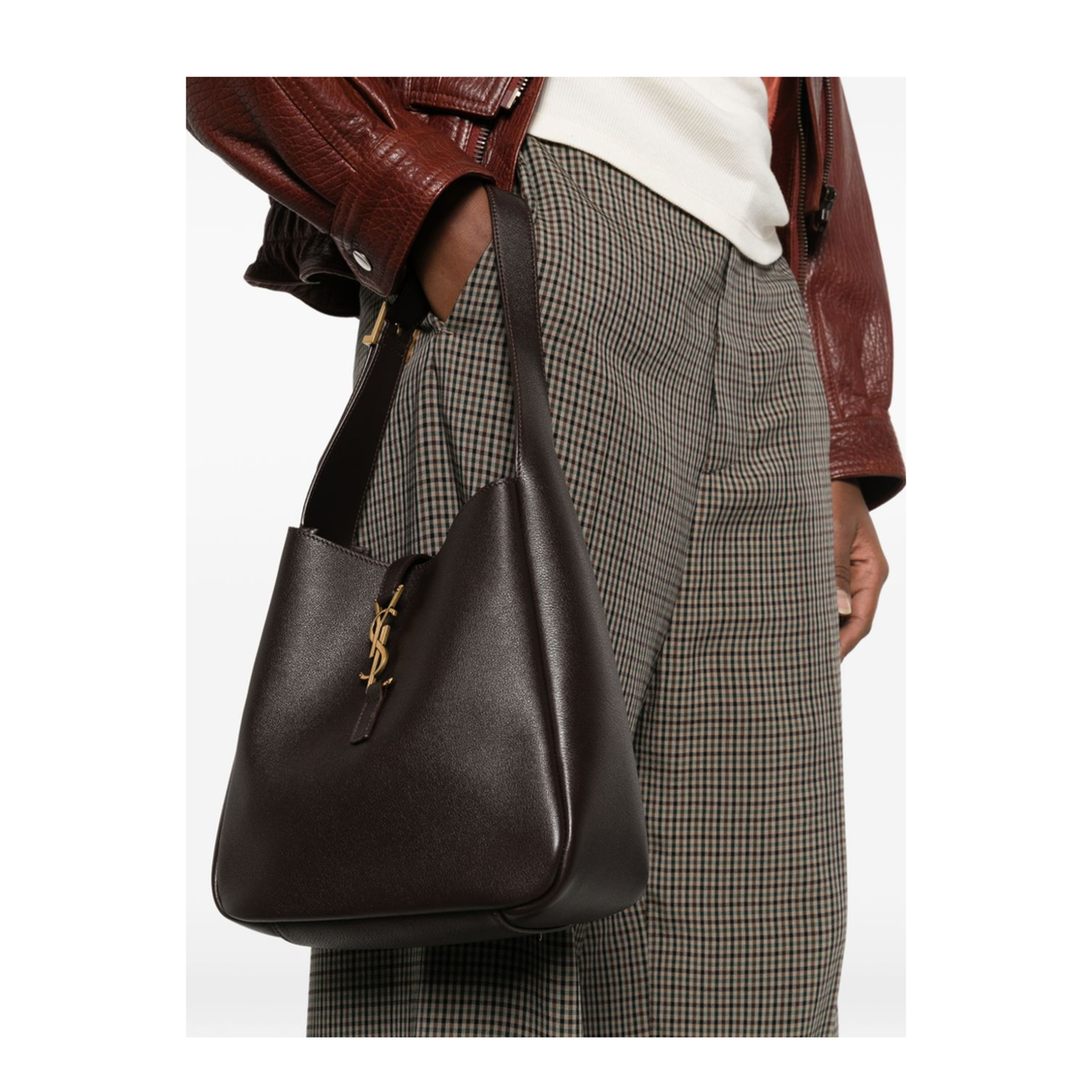 Le 5 À 7 Supple Small Grained Leather Shoulder Bag - Arabica - Image 2