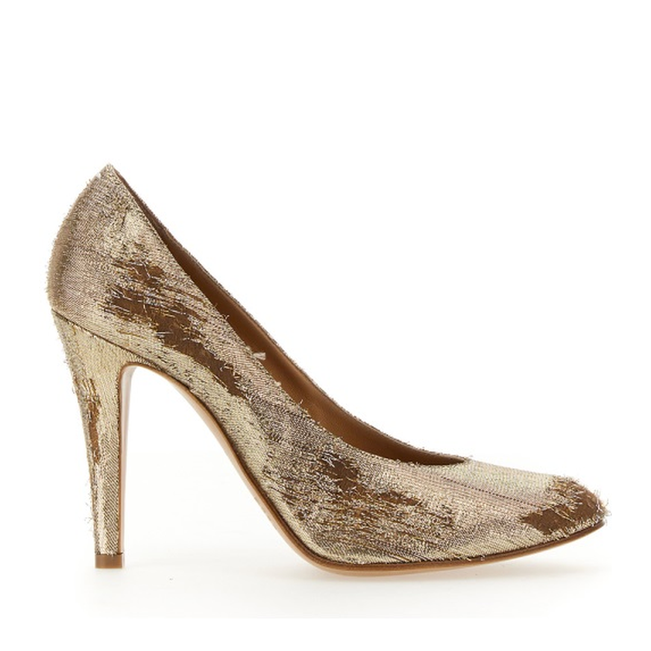 Pump Court - Image 1