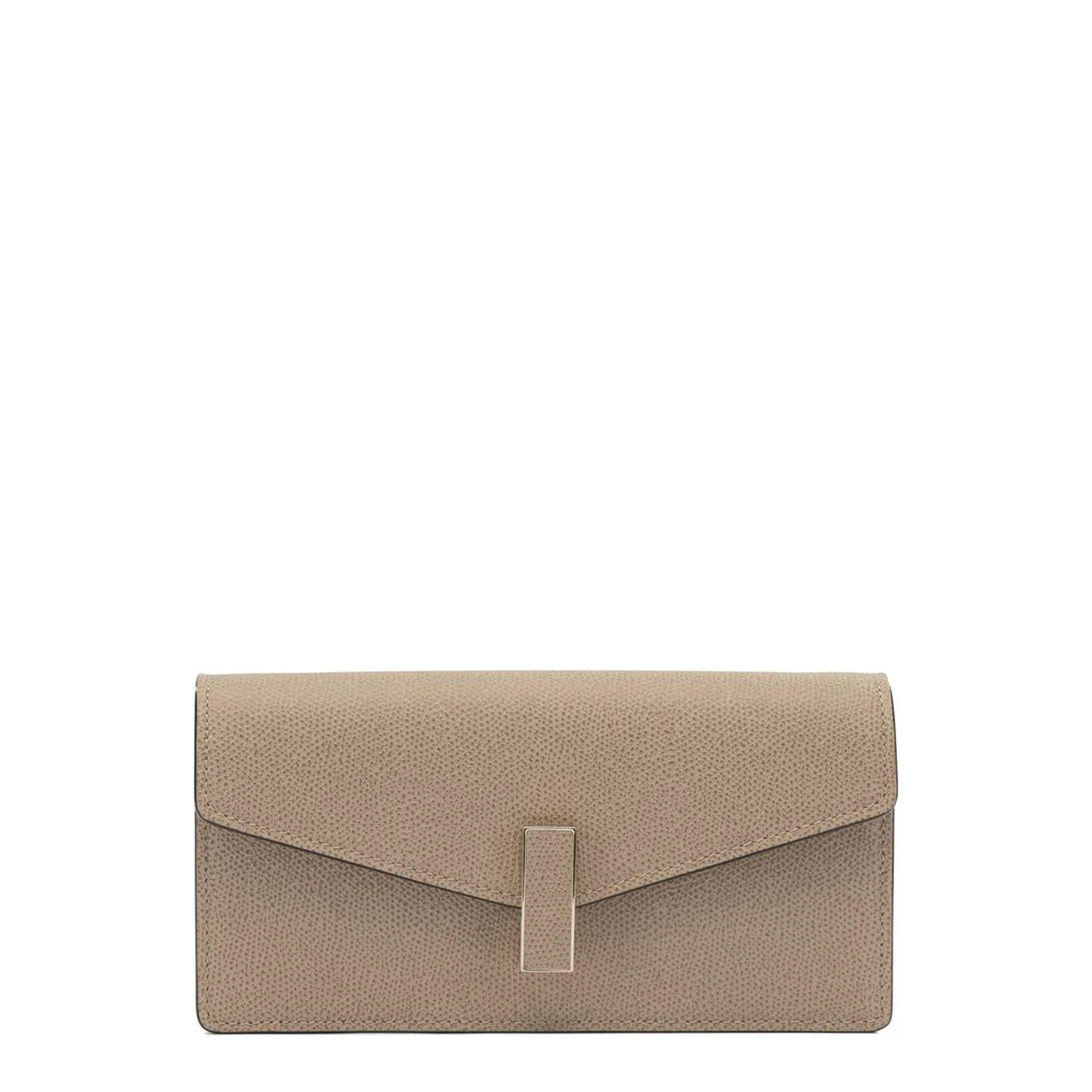 Clutch Iside With Chain - Image 1