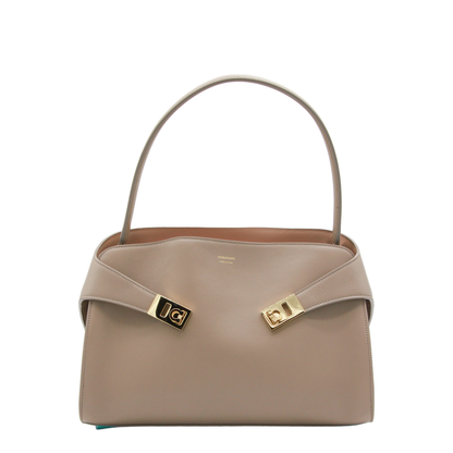 Hug Medium Calfskin Shoulder Bag - Nero - Image 2