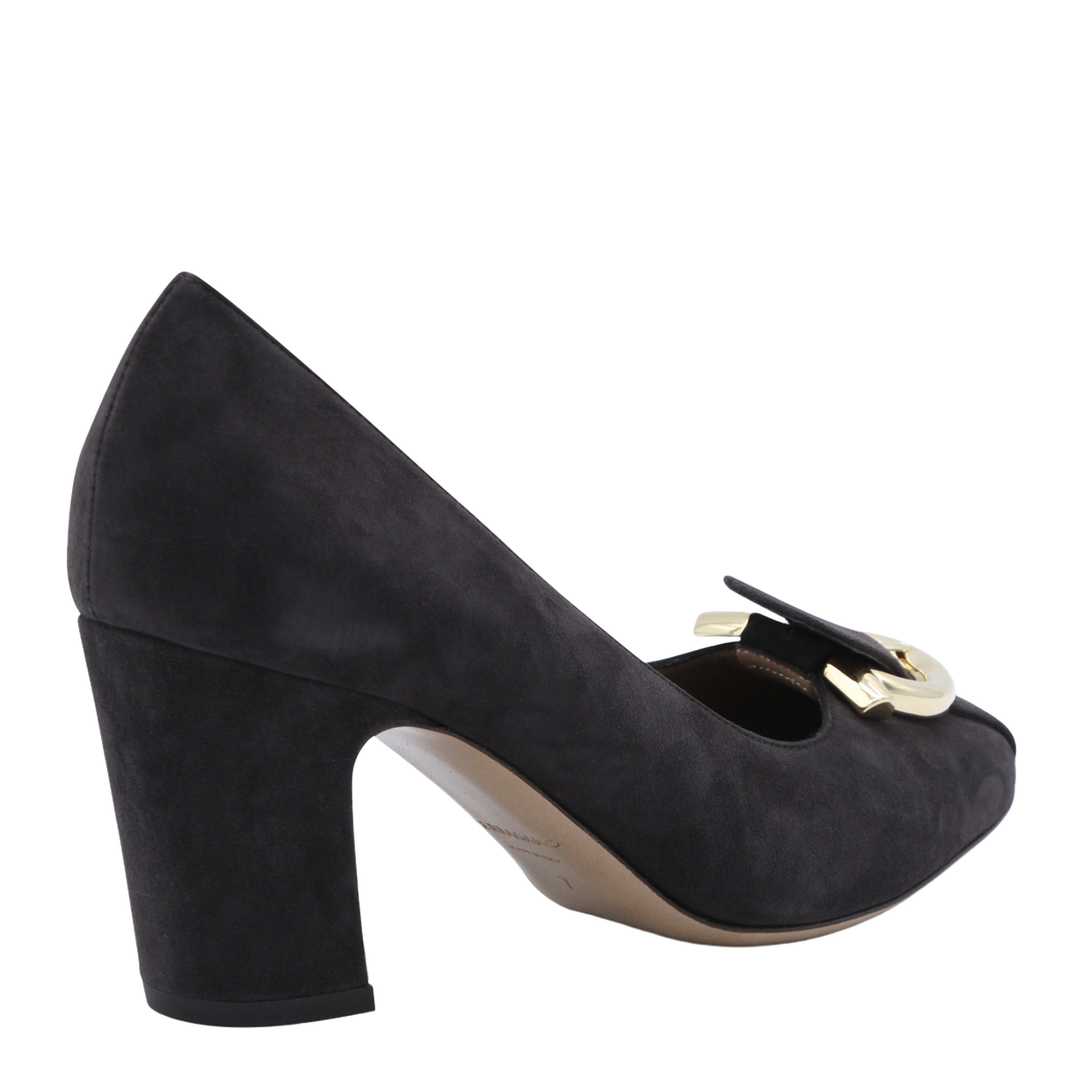 With Heel - Image 5