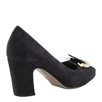 With Heel - Image 5