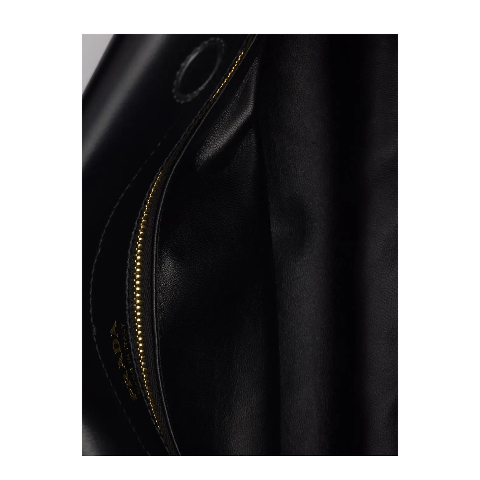 Black Enchaîné Medium Leather Bag - Image 3