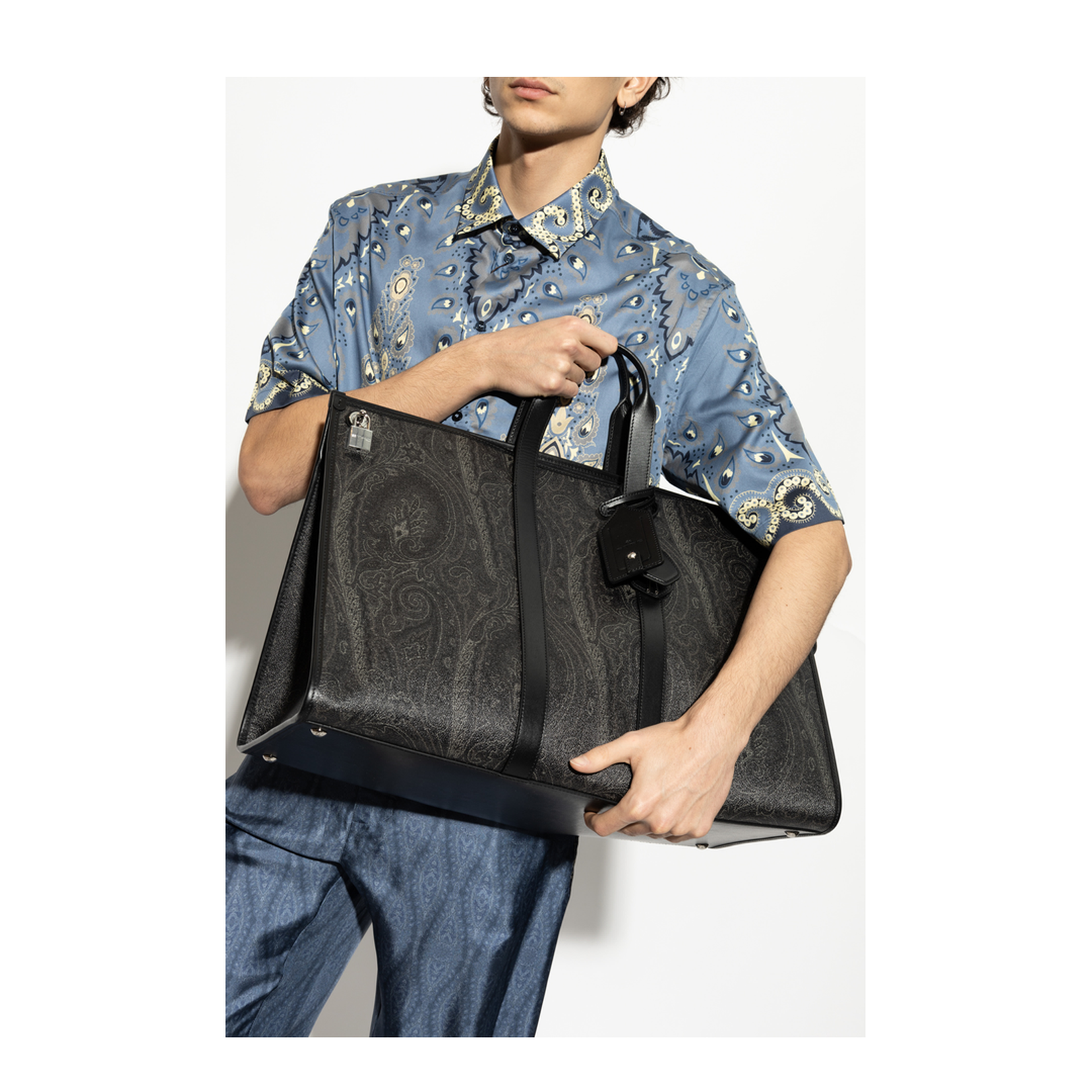 Luxurious Duffle Bag - Image 2