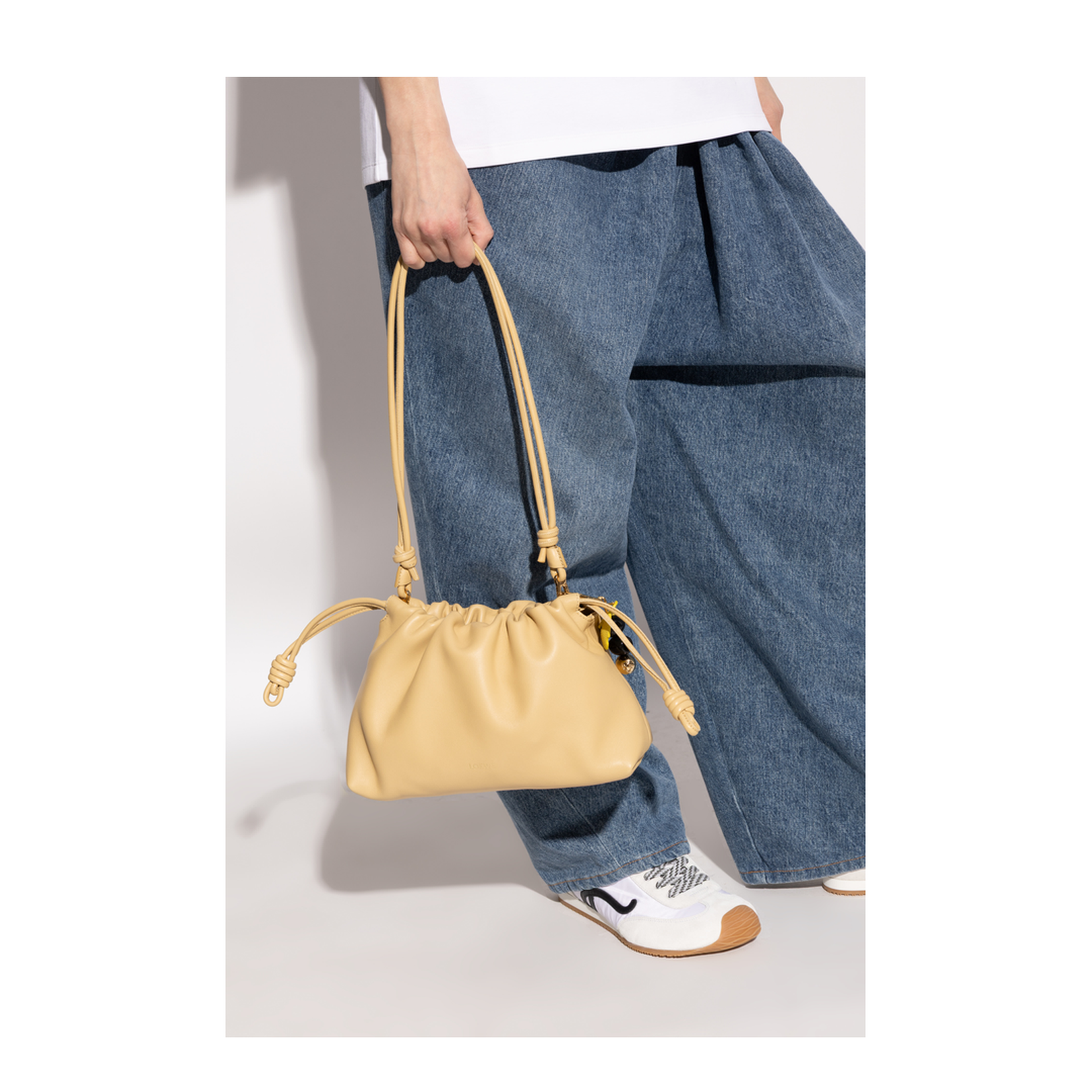 Flamenco Medium Shoulder Bag Beige - Image 1