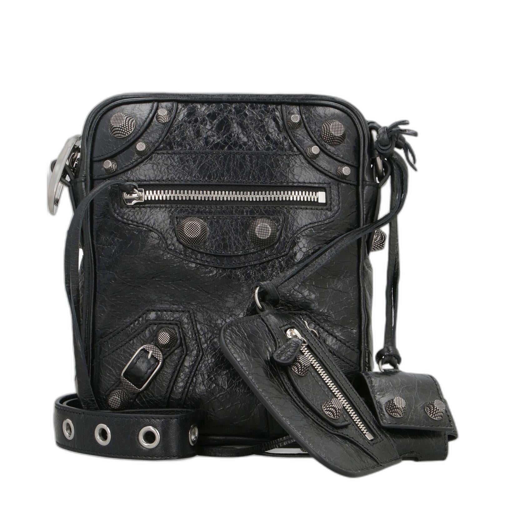 Le Cagole Crossbody Bag in Black - Image 2